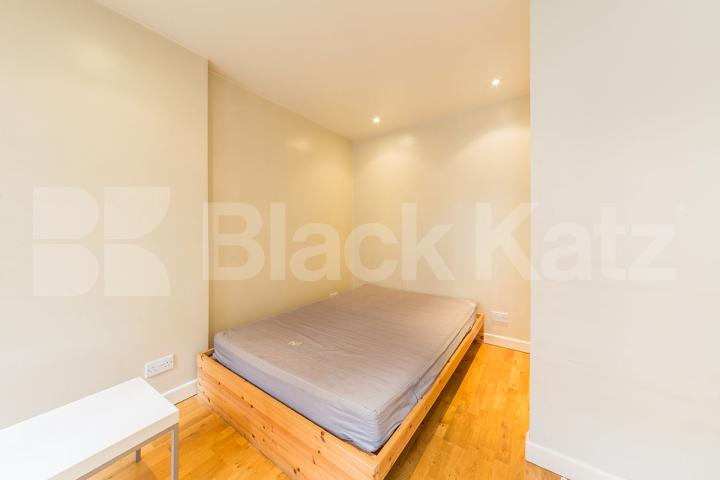 City Location 1 bedroom property with balcony near old street station Westland Place, Old Street